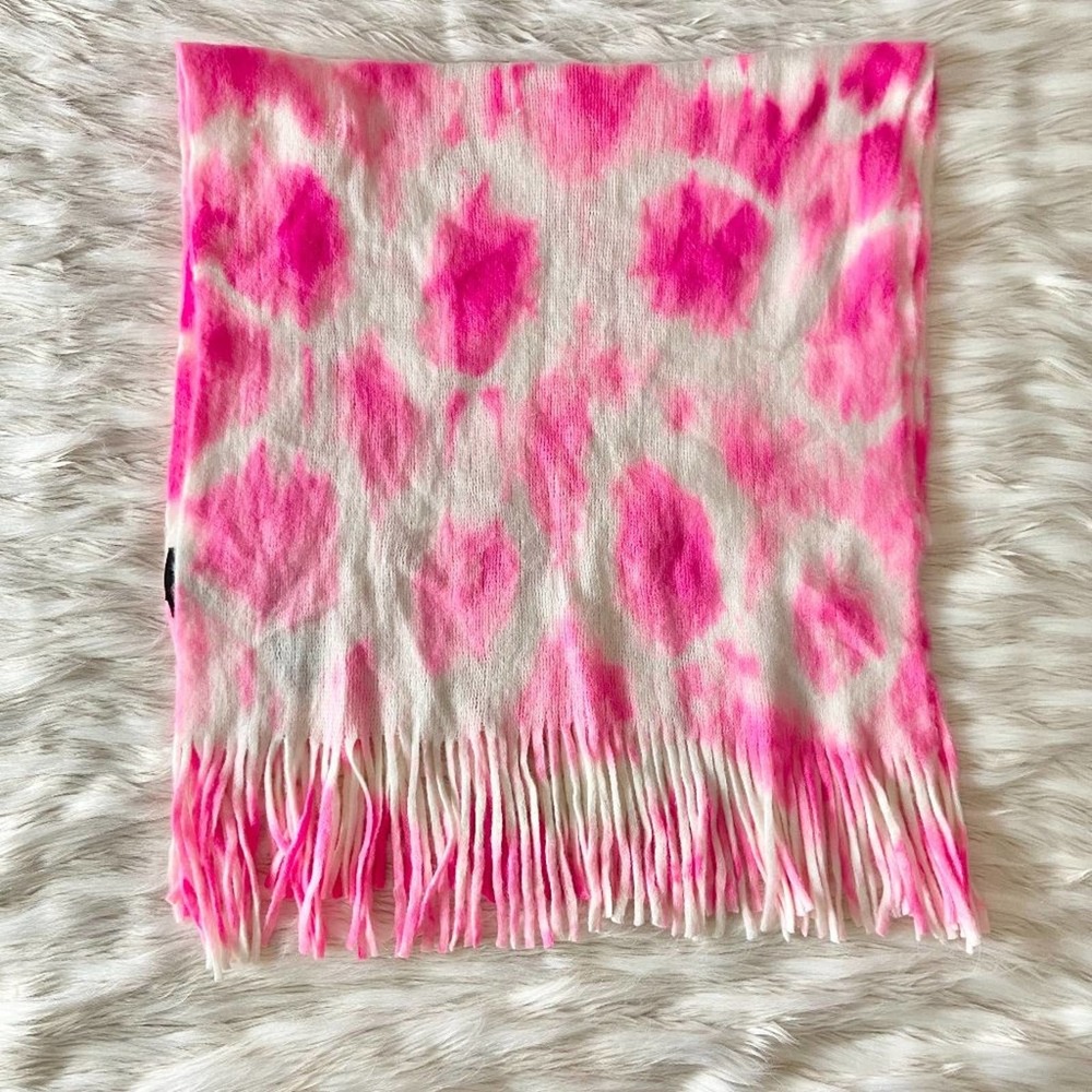 Steve Madden Pink White Tie Dye Blanket Scarf